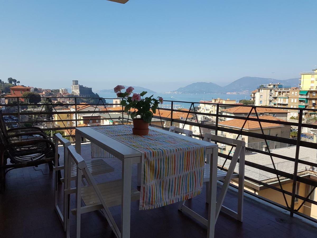 Il Terrazzo Sul Castello Apartment Lerici Bagian luar foto